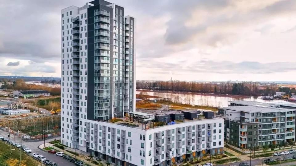 907-3430 E Kent Ave South